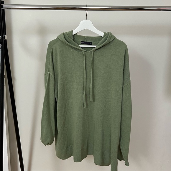 Soft green hooded sweater - Picture 1 of 4